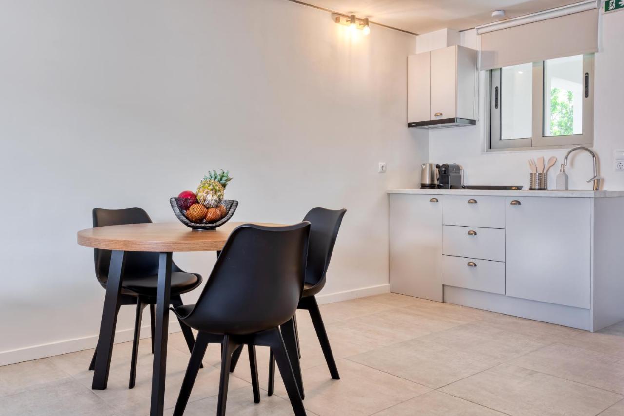 Saronis Suites Saronida Zewnętrze zdjęcie