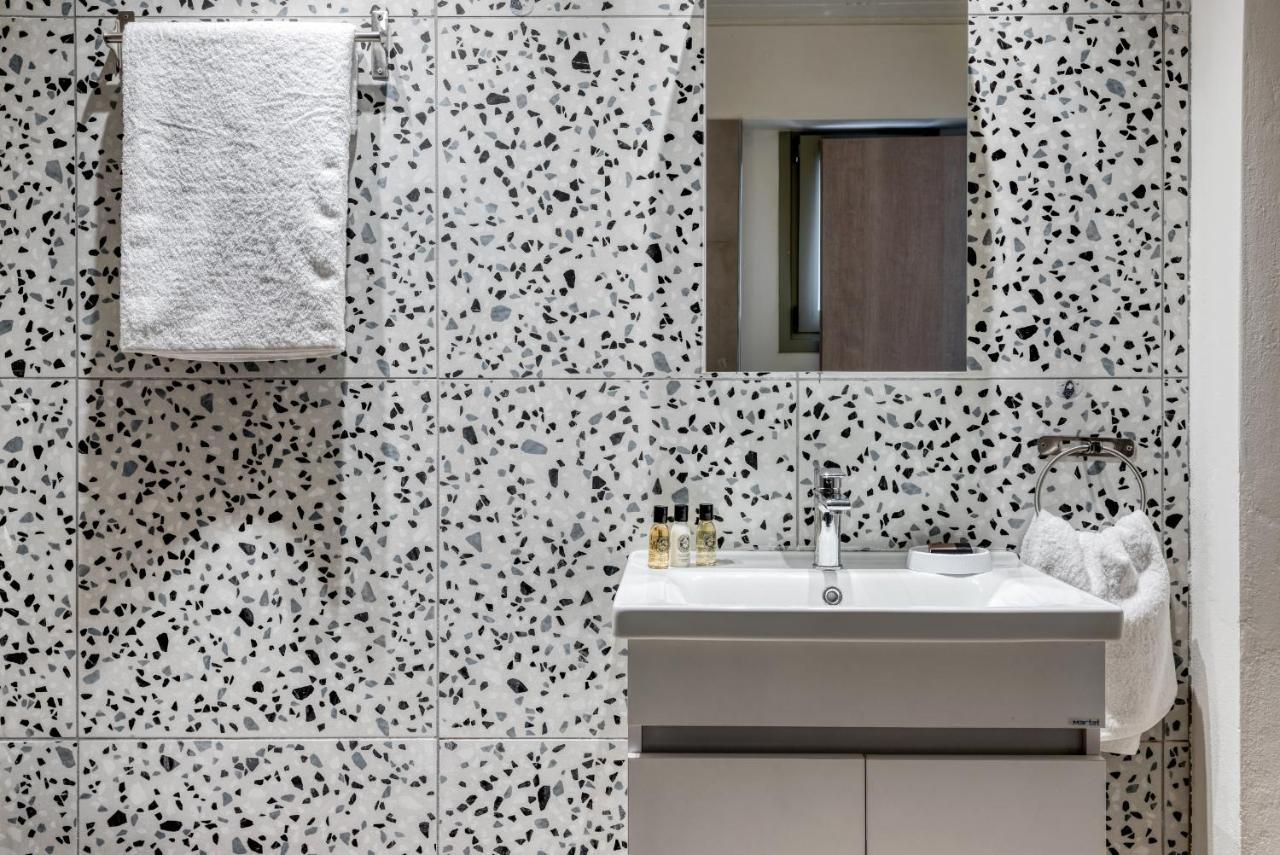 Saronis Suites Saronida Zewnętrze zdjęcie