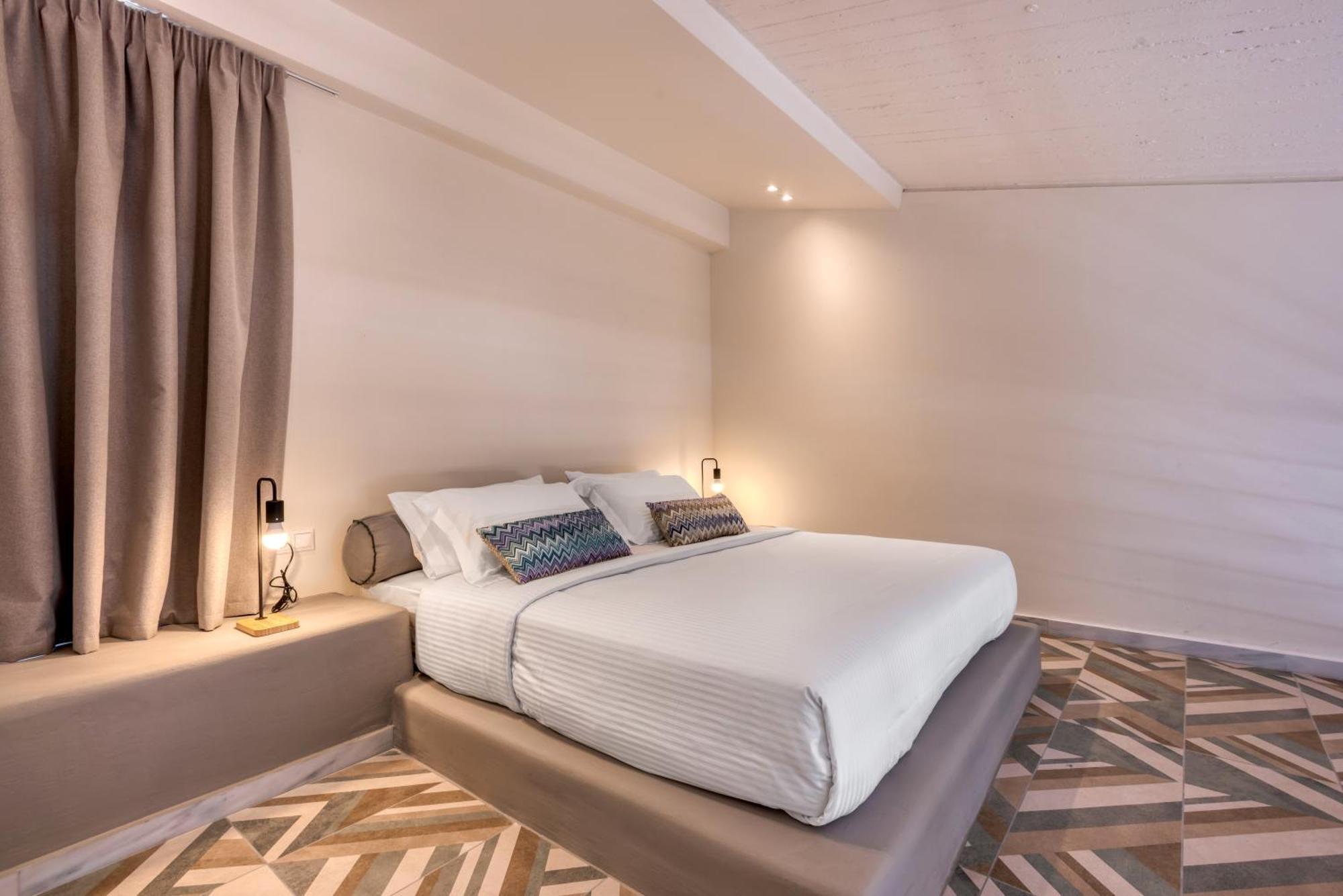Saronis Suites Saronida Zewnętrze zdjęcie